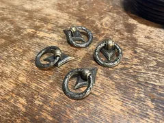アンティーク調 引き出しつまみ 取っ手 4個セット 吊り輪 リング 菱形 縦 輪っか ハンドメイド DIY チェスト タンス 箪笥 ノブ 持ち手 ハンドル 家具 自作 リメイク インテリア フレンチ ビンテージ ヴィンテージ 昭和レトロ アクセサリー -b5