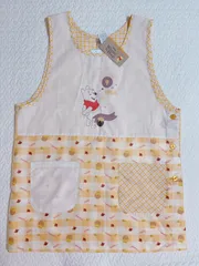 匿名配送●新品●Disneyくまのプーさんエプロン　保育士　介護士　看護師