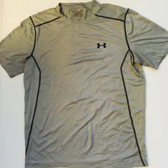 アンダーアーマー  L スポーツTシャツ　シルバーグレー
