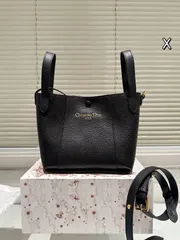 【今日特価】Signaturea シグネチュア バケットバッグ