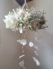 スモークツリーとルナリアのフライングリース　ドライフラワーリース W4KHHChYRxZX8VVcDrX23d.jpg@jpg