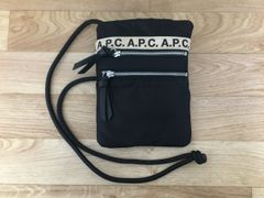 【中古】A.P.C. ｱｰﾍﾟｰｾｰ ﾊﾞｯｸﾞ ｼｮﾙﾀﾞｰ ｻｺｯｼｭ ﾛｺﾞ ﾌﾞﾗｯｸ  33868054