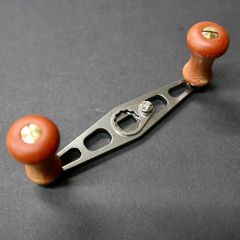 ザウルス バルサ50 パワーハンドル 軸間73mm レッド × ブラックノブ