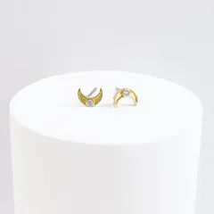 月モチーフ ジルコニア付き 小ぶりピアス【ete580】