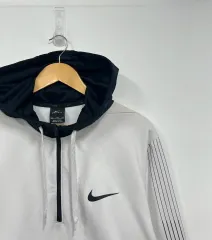 Nike(ナイキ） ドライフィット ハーフジップ プルオーバー オーバーサイズ フード付きTシャツ