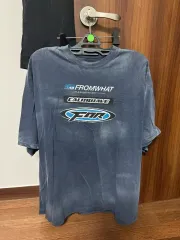 2 FAR ARCHIVE FAR FROM WHAT(ファーフロムワット) 同等語 ウォッシュド ロゴ Tシャツ ネイビー