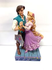 新品実店舗併売【Disney Traditions】ラプンツェル＆フリン LOVE ジムショア Jim Shore ディズニートラディション 4056751