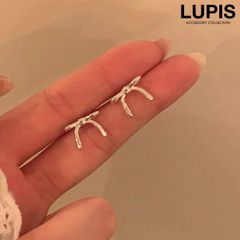 ピアス レディース リボン シンプル かわいい ガーリー シルバー 小ぶり ワンポイント バレエコア 韓国 韓国っぽ lupis ルピス 安い 激安 プチプラ v2557