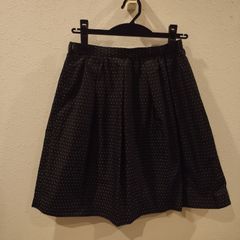 黒　膝丈　スカート