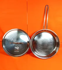 【 希少品 】 ハローキティ ステンレス フライパン 蓋付き ソテーパン 浅型鍋 キャラクター キッチン 料理 家電 レディース メンズ キッズ 笑声出品商品