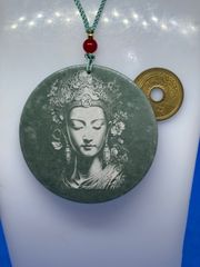 翡翠　観音菩薩　彫刻　根付　ペンダントトップ 天然良質濃い目ひすい本翡翠観音菩薩様頭像精工彫り天然石