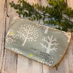 ハンドメイド　北欧柄　ツリー柄　ファスナーポーチ　化粧ポーチ　アクセサリーポーチ