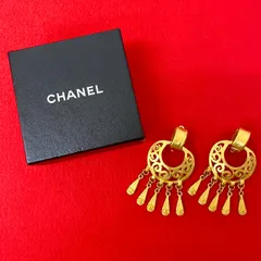 CHANEL イヤーカフ　片耳　ココマーク　刻印　箱付き CHANEL イヤーカフ 片耳 ココマーク 刻印 箱付き