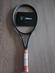RF01 ウィルソンテニスラケット 300g 2 グリップ 新品のサムネイル
