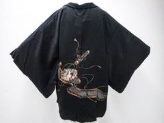 【一輝堂】リサイクル着物 黒羽織 古典柄 羽織紐付 正絹 身丈約80cm 裄丈約63cm 25z07-3855