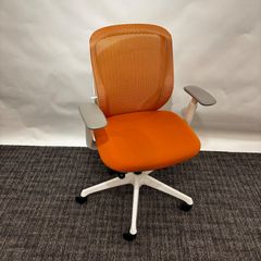 【美品】オカムラ シルフィー オレンジ｜高機能メッシュチェア｜快適×明るいデザインで在宅ワークに最適！