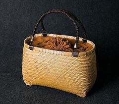 和装に♡竹バッグ 【竹巧彩】大島紬の中袋付き - メルカリ