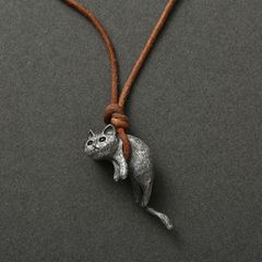 ネックレス メンズ レディース ユニセックス ペンダント ネコ レトロ 猫モチーフ 紐 革 革ロープ 個性的 ねこ アクセサリーおしゃれ おもしろカワイイ 可愛い動物 アニマル 安い 送料無料 長さ調節 伸びたネコ ノーブランド インポート品 首飾り 新品