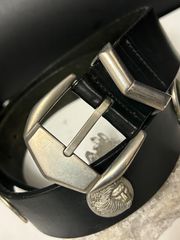 ITALY製オールドVERSUSパンキッシュレザーコンチョベルト黄金サイズ32