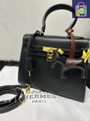 ブラックレザー ハンドバッグ オマケのチャーム付き~