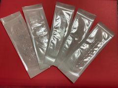 耳つぼ専用シール 20粒で1シート×5シート 合計100枚 金粒付 耳つぼ用シール 空気孔付 蒸れにくい かぶれにくい 肌用シール デリケートな肌でも対応可能のサムネイル