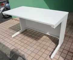 オカムラ　アドバンス　幅1200　平机　ホワイト　引き出し無しタイプ　在宅　テレワーク　オフィス家具　中古家具　事務所　平デスク