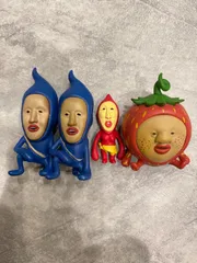 カプセルトイ　フィギュア　こびとづかん　こびとずかん　小人図鑑　こびと図鑑　おすわりマスコット　ホトケアカバネ　カクレモモジリ　シボリオオチチ　リトルハナガシラ　スモモノウチ　ベニキノコビト　フィギュア　イチゴクレナイ　シノビイエコビト　カバヤ　ヒメイエコビト