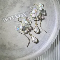 お花のゴールドピアス・イヤリング