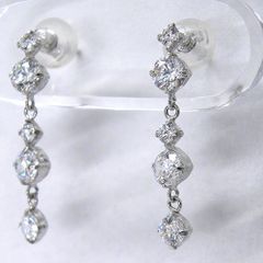 【専用です】天然ダイヤモンド 5石 スイングピアス 1ct Pt900　両耳用 専用です】天然ダイヤモンド 5石 スイングピアス 1ct Pt900 両耳用
