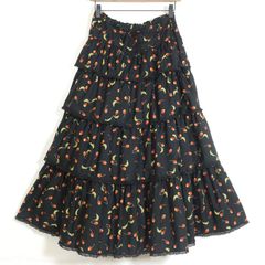 【美品】ワンダフルワールド カネコイサオ★豪華！かぶせ段々フリルのスカート 黒系 キュートなチェリー柄♪z14224