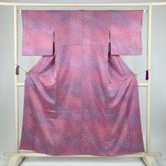 リユース着物 小紋 紫 カジュアル 地紋織 絞り鹿の子 袷 絹 未洗い 【身丈】150.5cm【裄丈】62.5cm MS4139