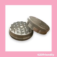 420friendly " GRINDER" KNURLED EDGE グラインダー/ 滑らかな削り心地でもっと楽しく 420shibuyaおすすめ (Lサイズ) 50mm