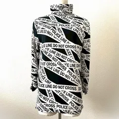 #anc イタリヤ 伊太利屋 チュニック 7 黒 白 ハイネック 英字 変形 ラインストーン レディース [937648]