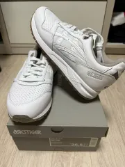 2025年最新】asics vivienneの人気アイテム - メルカリ