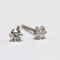 kyu❣️プラチナ ダイヤ ミルククラウンピアス 計0.2 kyu様専用❣️プラチナ ダイヤ ミルククラウンピアス 計0.2 - メルカリ