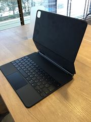 【美品】12.9インチiPad Pro 第5世代 Magic Keyboard