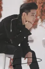 【中古】コレクションカード(男性) GOT7/JB(ジェイビー)/全身・衣装黒・座り・印刷サイン入り/CD「FLIGHT LOG ： TURBULENCE」特典トレカ