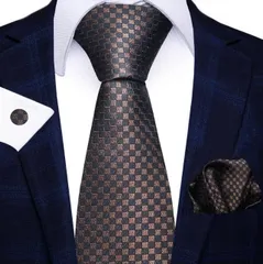 チェック柄ネクタイ カフリンクス付き　結婚式　発表会　七五三祝い　イベント　パーティー　卒業式 入学式　入社式　ダンスパーティー　ブラック色　ブラウン色　格子柄　チェック柄　ワイシャツ スーツ 格安　メンズネクタイ　ポケットチーフ　カフスボタン　3点セット