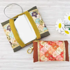 キーホルダーみたいなポケットティッシュケース　帆布＋インド刺繍リボン（ブルー、ピンク花柄）① 花粉症　プレゼント　男性やお子様にもオススメ