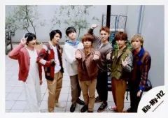 【中古】生写真(ジャニーズ) Kis-My-Ft2/集合(7人)/横型・全身・衣装白・赤・茶・青・緑・宮田右手ピース・北山両手グー/「Kis-My-Ft2 LIVE TOUR 2018 YOU＆ME Extra Yummy!!」グッズオフショット/公式生写真 