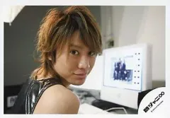 【中古】生写真(ジャニーズ) 関ジャニ∞/安田章大/バストアップ・体右向き・タンクトップ黒・パソコン/公式生写真