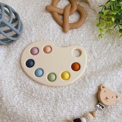 Mushie 赤ちゃんのおもちゃ ファーストトイ 歯固め カラフル ペイントパレット プッシュポップ プチプチ ムシエ