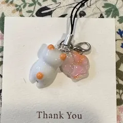 猫チャーム　キーホルダー　　茶白猫　肉球　ハンドメイド