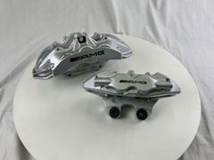 Mercedes-Benz　AMG　ブレンボブレーキ　フロント/リア各1つ　ベンツ　6ポッド　4ポッド