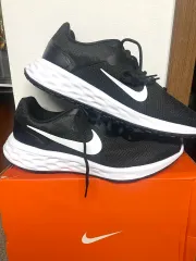 新品 NIKE(ナイキ) レボリューション 6 300 サイズ