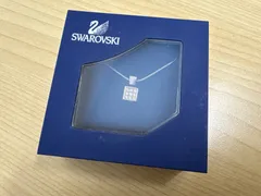 SWAROVSKI キューブ型トップネックレス