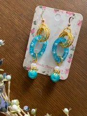 レジンアクセサリー　揺れるピアス