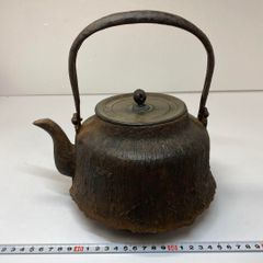 【時代物】青龍堂造鉄瓶 岩肌 銅蓋 京鉄瓶 煎茶道具 茶道具 骨董 アンティーク 時代物】青龍堂造鉄瓶 岩肌 銅蓋 京鉄瓶 煎茶道具 茶道具 骨董