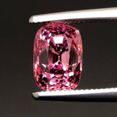 [美品&お得]天然非加熱　モゴック産　パープル　スピネル　1.60ct　クッションカット　ルース　高明度　美発色　輝き抜群　1点物　AIGS鑑別書付き