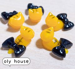 おすわり猫シリーズ　黄虎猫黒1リボン　５匹セット　レジン　パーツ
